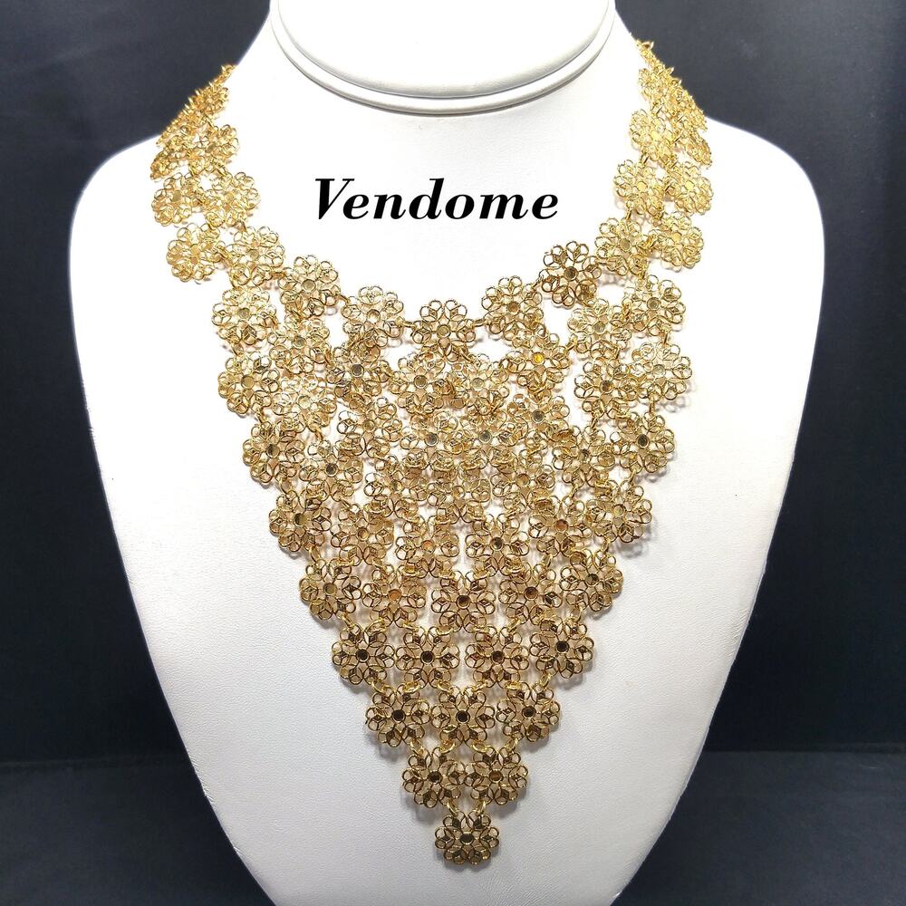 Vendome Lacy Flower Bib Necklace, High End Coro, 1960s Vintage Jewelry